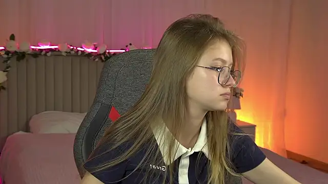 EveMundie online show from 10.02.25