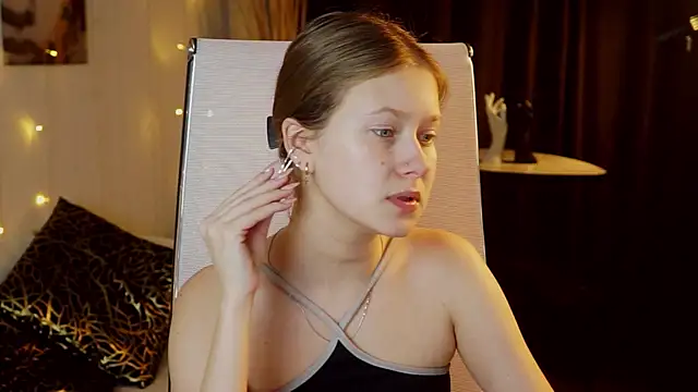 EveMundie online show from 12.16.25