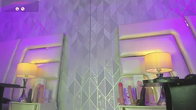 AnahisBennett online show from 11.20.25