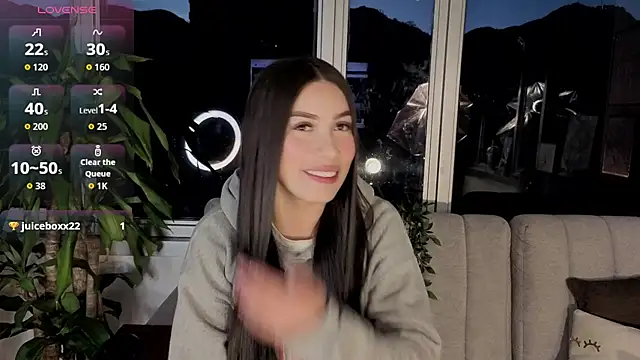 Snapshot of Ivanna_West chatting on 09.26.25 Ivanna West online show from 09.26.25