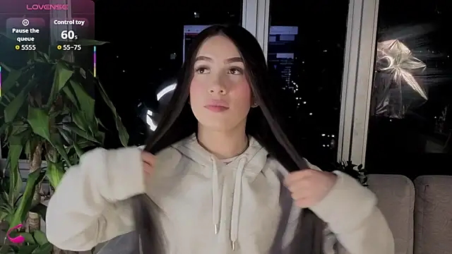 Snapshot of Ivanna_West chatting on 09.30.25 Ivanna West online show from 09.30.25