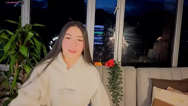 Snapshot of Ivanna_West chatting on 10.10.25 Ivanna West online show from 10.10.25