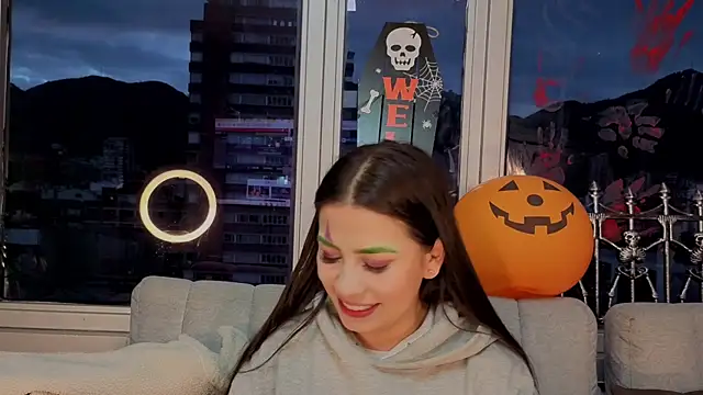 Snapshot of Ivanna_West chatting on 10.14.25 Ivanna West online show from 10.14.25