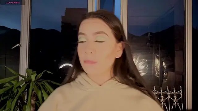 Snapshot of Ivanna_West chatting on 10.17.25 Ivanna West online show from 10.17.25