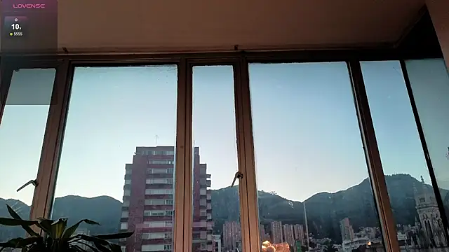 Snapshot of Ivanna_West chatting on 10.23.25 Ivanna West online show from 10.23.25