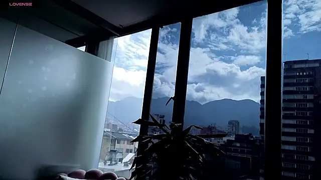 Snapshot of Ivanna_West chatting on 10.26.25 Ivanna West online show from 10.26.25