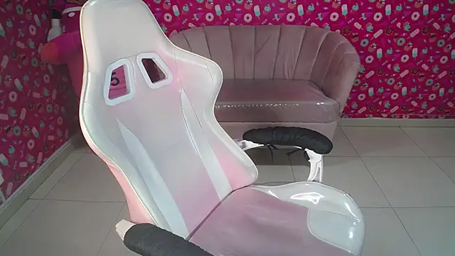 danatella a online show from 02.24.25