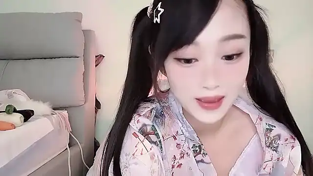 yueyue2003 online show from 03.20.25