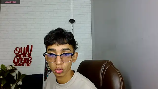 Snapshot of Martin_Linares chatting on 02.18.25 Martin Linares online show from 02.18.25