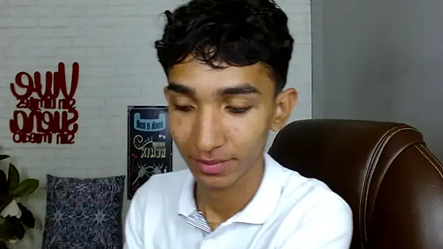 Snapshot of Martin_Linares chatting on 02.21.25 Martin Linares online show from 02.21.25