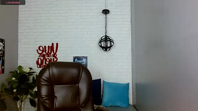 Snapshot of Martin_Linares chatting on 02.21.25 Martin Linares online show from 02.21.25