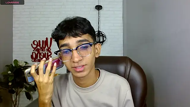 Snapshot of Martin_Linares chatting on 02.25.25 Martin Linares online show from 02.25.25