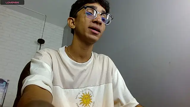 Snapshot of Martin_Linares chatting on 02.26.25 Martin Linares online show from 02.26.25