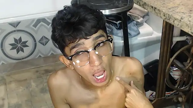 Snapshot of Martin_Linares chatting on 03.08.25 Martin Linares online show from 03.08.25