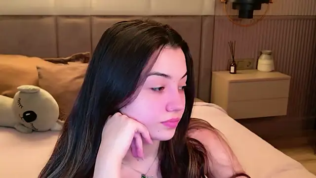 Alice Deleon online show from 11.16.25