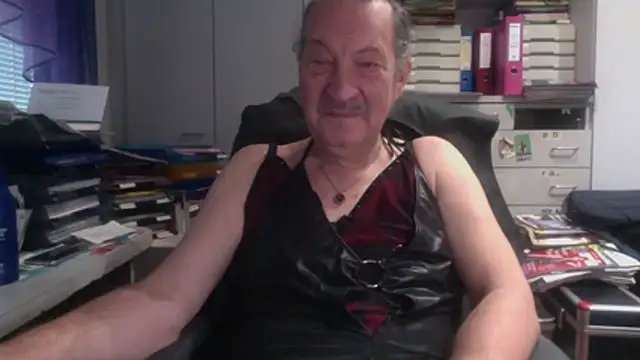 HMStraps01 online show from 01.06.26