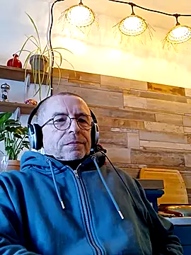 Xavspank2 online show from 02.16.26