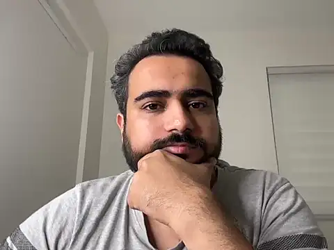 Snapshot of indian_thonger chatting on 11.15.25 indian thonger online show from 11.15.25