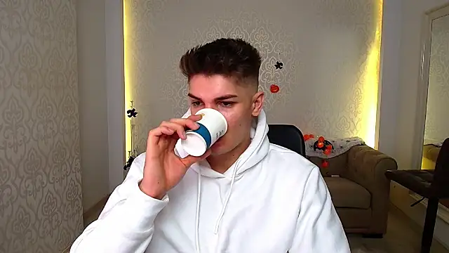 MaxKaiden online show from 10.23.25