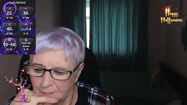 Sandra Snowflake online show from 10.30.25