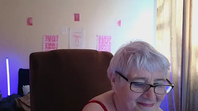 Sandra Snowflake online show from 05.11.26