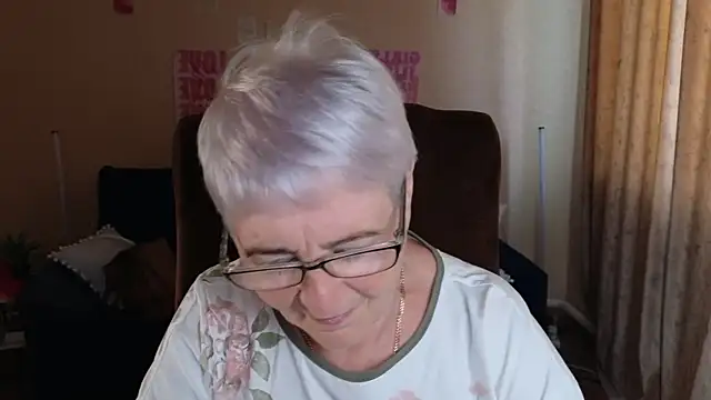 Sandra Snowflake online show from 05.25.26