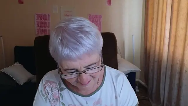 Sandra Snowflake online show from 05.26.26