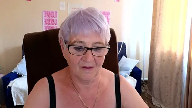 Sandra Snowflake online show from 06.18.26