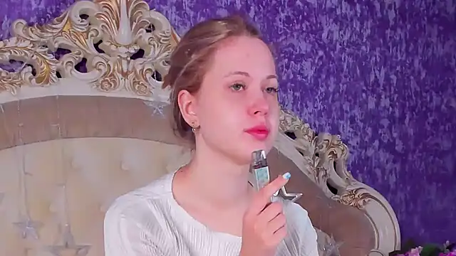 Snapshot of BECKI_VRES chatting on 03.08.25 BECKI VRES online show from 03.08.25