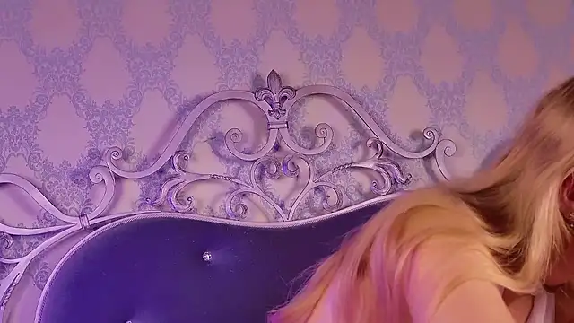 Snapshot of BECKI_VRES chatting on 09.16.25 BECKI VRES online show from 09.16.25