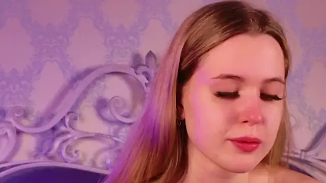 Snapshot of BECKI_VRES chatting on 09.17.25 BECKI VRES online show from 09.17.25