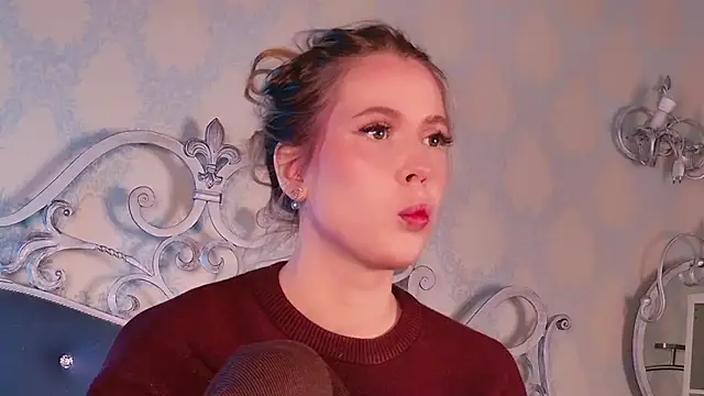 Snapshot of BECKI_VRES chatting on 09.28.25 BECKI VRES online show from 09.28.25