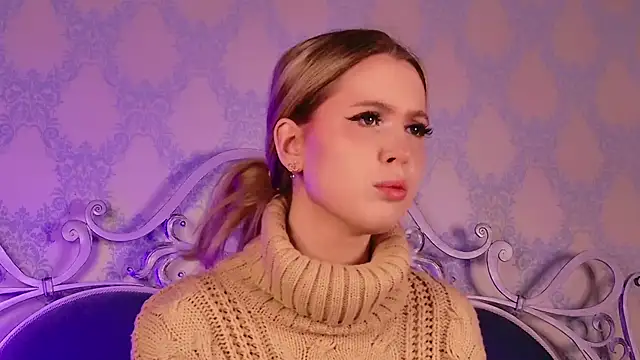 Snapshot of BECKI_VRES chatting on 10.15.25 BECKI VRES online show from 10.15.25