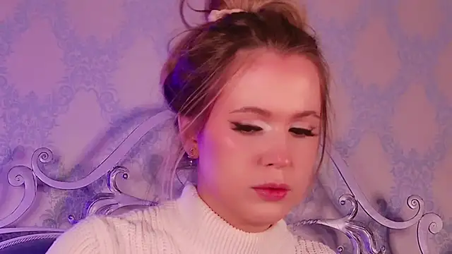 Snapshot of BECKI_VRES chatting on 10.21.25 BECKI VRES online show from 10.21.25