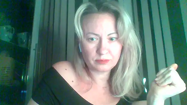 Snapshot of Mary888x chatting on 02.21.25 Mary888x online show from 02.21.25