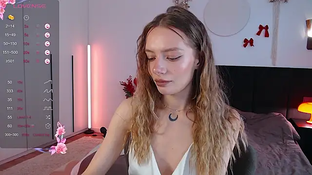 LunaticaBae online show from 02.09.26