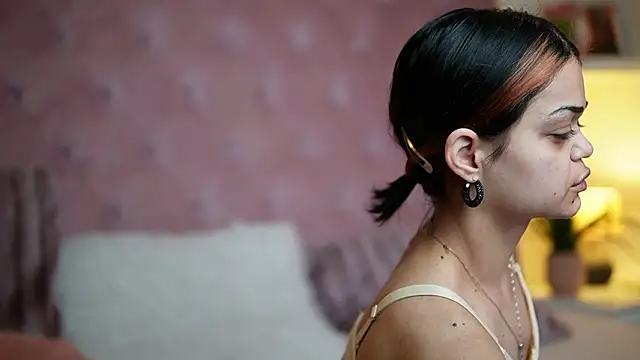 Snapshot of MaiaMini chatting on 02.15.26 MaiaMini online show from 02.15.26