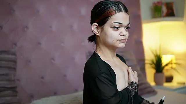 Snapshot of MaiaMini chatting on 02.21.26 MaiaMini online show from 02.21.26