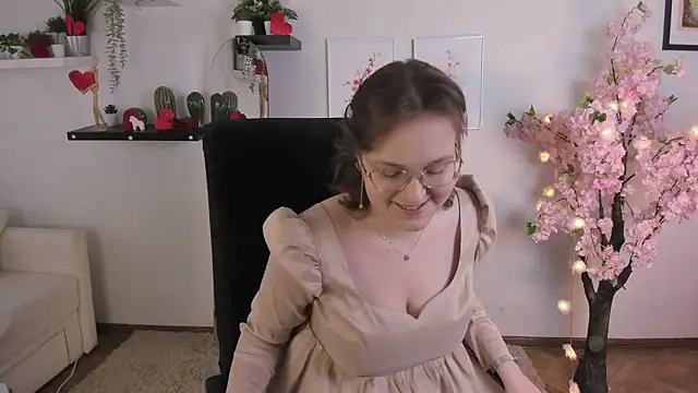 Snapshot of Rada_Woods chatting on 02.17.25 Rada Woods online show from 02.17.25