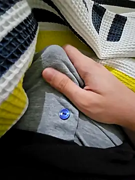 Snapshot of skiciyunis chatting on 09.18.25 skiciyunis online show from 09.18.25