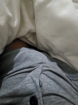 Snapshot of skiciyunis chatting on 11.07.25 skiciyunis online show from 11.07.25