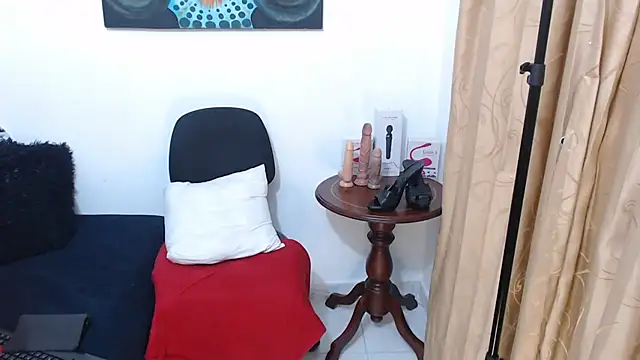 Maduragins hot online show from 10.02.25