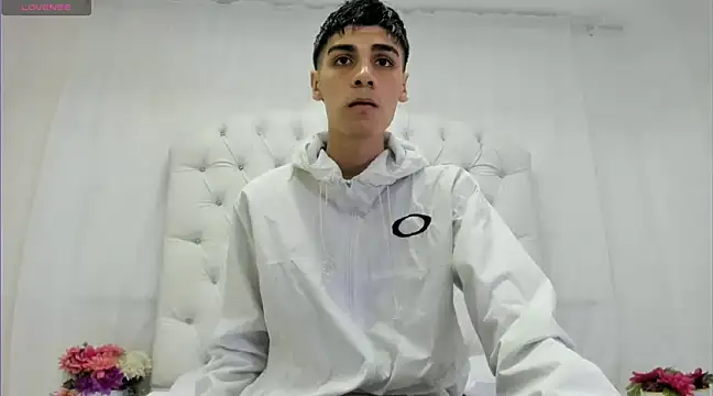 Snapshot of frank_jhonsson chatting on 02.25.25 frank jhonsson online show from 02.25.25