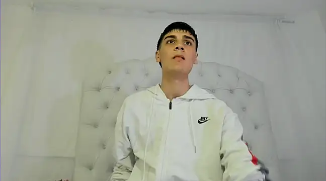 Snapshot of frank_jhonsson chatting on 03.12.25 frank jhonsson online show from 03.12.25