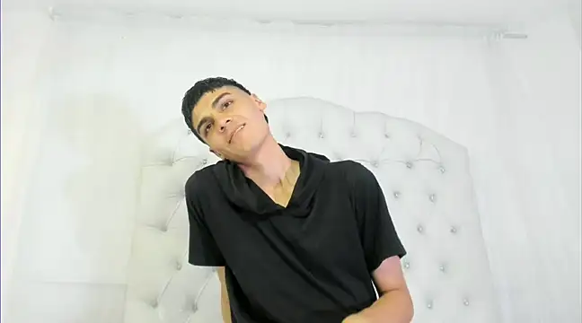 Snapshot of frank_jhonsson chatting on 03.15.25 frank jhonsson online show from 03.15.25