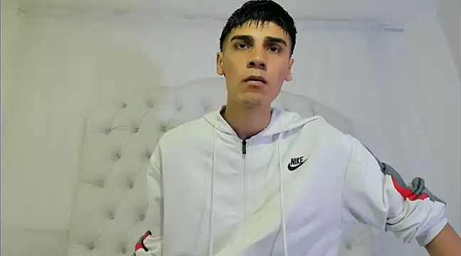 Snapshot of frank_jhonsson chatting on 03.17.25 frank jhonsson online show from 03.17.25