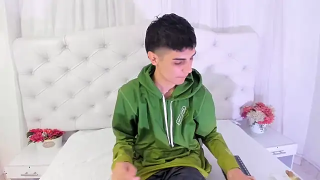 Snapshot of frank_jhonsson chatting on 09.18.25 frank jhonsson online show from 09.18.25