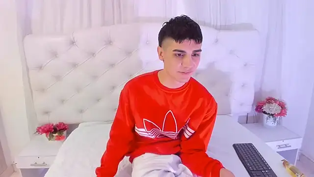 Snapshot of frank_jhonsson chatting on 10.14.25 frank jhonsson online show from 10.14.25