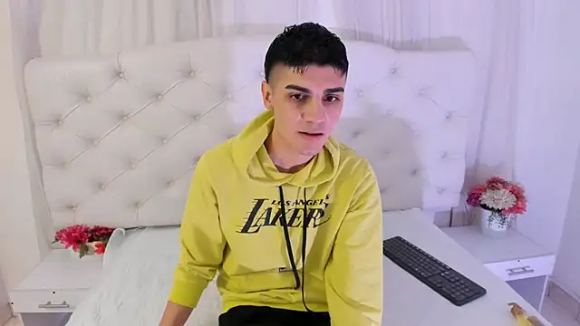 Snapshot of frank_jhonsson chatting on 10.15.25 frank jhonsson online show from 10.15.25