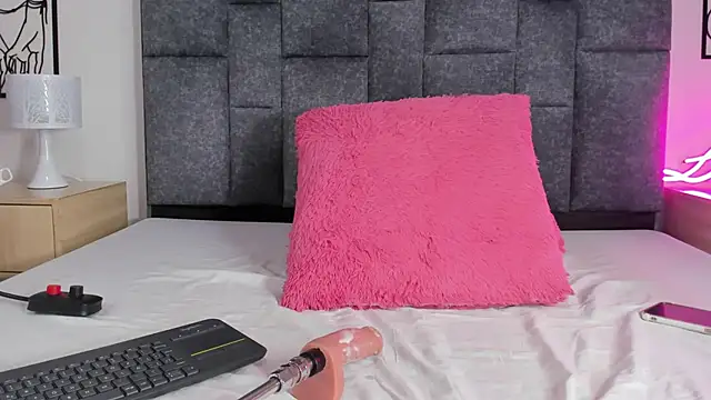 LindaaFoster online show from 02.26.25